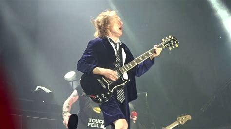 AC/DC THUNDERSTRUCK LIVE. DÜSSELDORF, JUNE 15th 2015. - YouTube