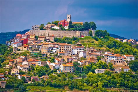 Motovun, Istra, Croatia : europe