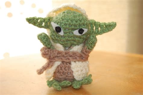 CRAFTY RED: Crochet Yoda