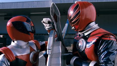 My Shiny Toy Robots: Movie REVIEW: Uchu Sentai Kyuranger vs. Space Squad