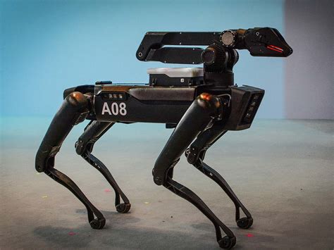 Massachusetts State Police it is using Boston Dynamics robot dogs ...