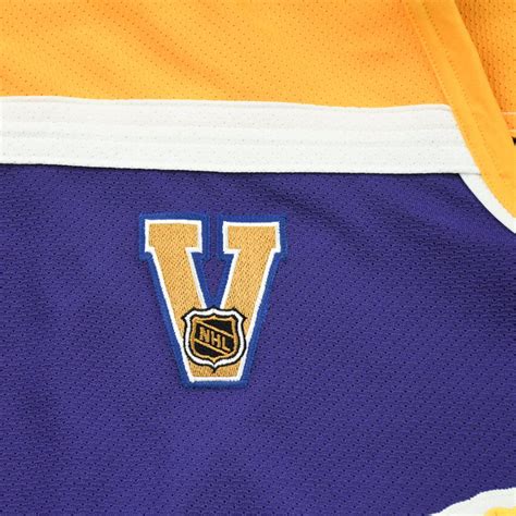 Lot Detail - Los Angeles Kings - Purple Vintage Jersey w/ 'V' Patch ...