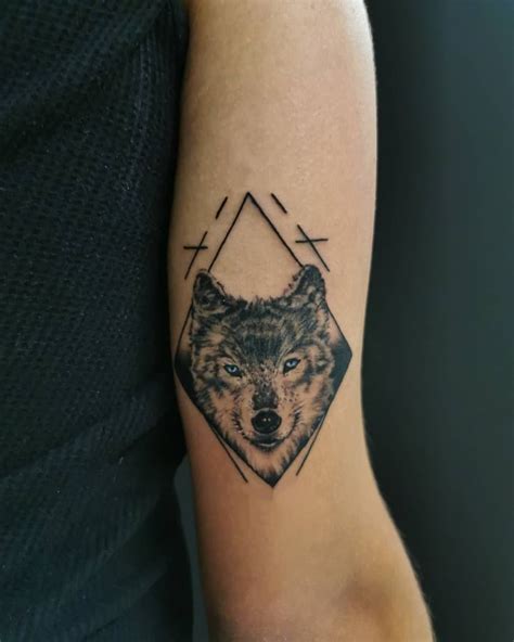 Top 49 Best Small Wolf Tattoo Ideas - [2021 Inspiration Guide]