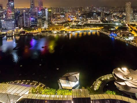 Skyline of Singapore with Marina Bay Sands Resort in the background - Creative Commons Bilder