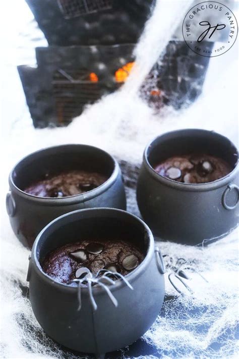 Easy Homemade Cauldron Cake Recipe 2024 - AtOnce