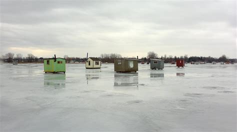 ice-fishing-huts-1011670_1920 - Northeastern Ontario Canada