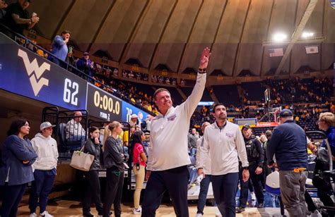 With Bill Self coaching, Kansas basketball wins its first exhibition ...