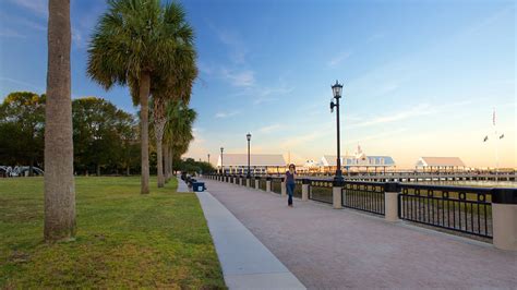 Waterfront Park in Charleston, South Carolina | Expedia.ca