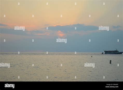 Sunset on Ka'anapali Beach in Maui Hawaii Stock Photo - Alamy