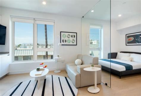 Studio & 1-Bedroom Apartments in Los Angeles, CA | Miles at Harvard