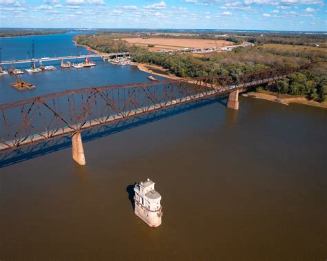 Visiting the Old Chain of Rocks Bridge (Pictures)