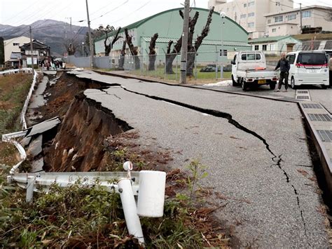 Moment powerful 7.6-magnitude earthquake rocks Japan sparking tsunami alert