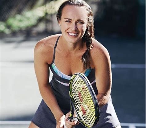 Tennis star Martina Hingis announces pregnancy - Rediff Sports