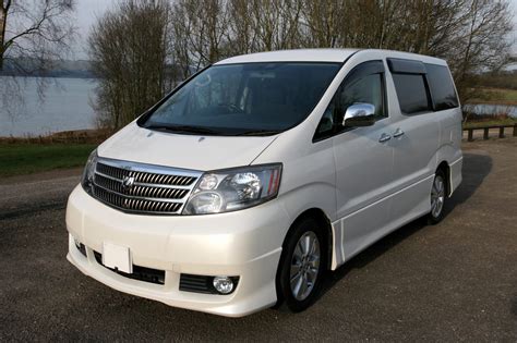 Toyota Alphard Review - Andrew's Japanese Cars