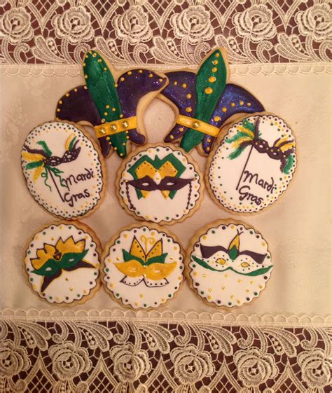 Pin by Michelle Baca on Cookies | Mardi gras decorations, Sugar cookies decorated, Mardi