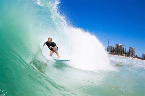 The Gold Coast's Best 12 Surf Schools | Man of Many | Surfing, Best surfing spots, Surf school