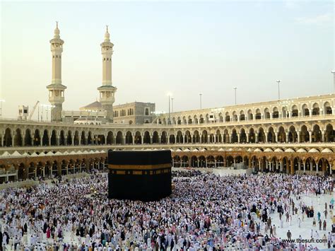 Kaaba during daytime - TheSufi.com