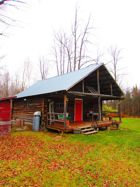 Vermont Log Cabin - Tiny House Swoon