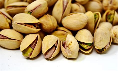 How Many Pistachios Should You Eat Per Day?