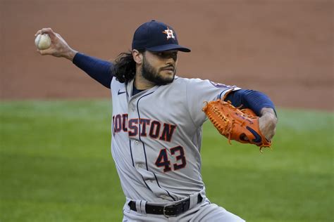 Five-run 7th inning powers Rangers past Astros 6-1