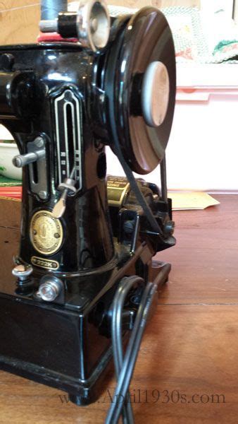 How to Adjust a Singer Featherweight Belt | Old sewing machines, Sewing machine repair, Sewing ...