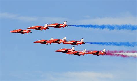 fighter jets jet airplane aviation formation 4k HD Wallpaper