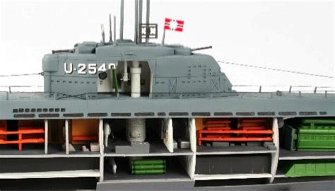 Scalehobbyist.com: U-boat Type XXI w/ Interior by Revell of Germany