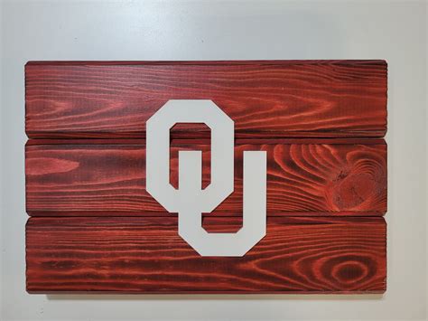 Customized College Signs/Flags - Big Horn Flags & Woodworking