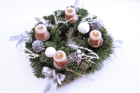 How to Light an Advent Wreath Step by Step