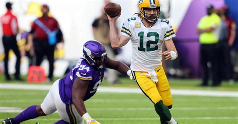 Aaron Rodgers injury update: Packers QB in for 'another painful week ...