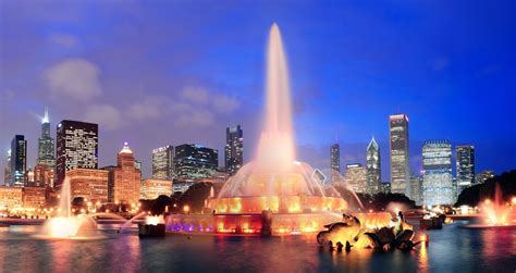 Buckingham Fountain Panorama, Chicago - Traveldigg.com