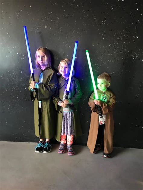 Can You Duel with Galaxy’s Edge Lightsabers? – family vacation design