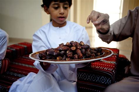 Survey: 80 percent of American Muslims observe Ramadan by fasting