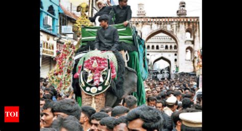 Thousands mourn martyrdom of Imam Hussain on 10 Muharram | Hyderabad ...