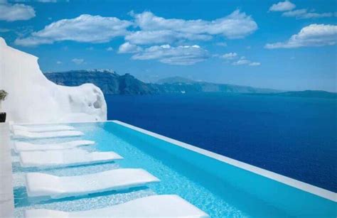 Gorgeous Infinity Pool Hotels in Santorini, Greece