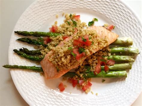 Grilled Salmon & Asparagus Topped With Freekeh | HuffPost