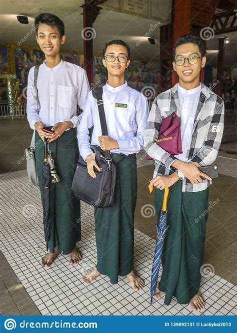 University Students in Reclining Buddha,rangoon,myanmar Editorial Photo ...