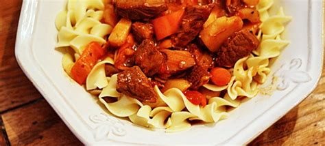 Slow Cooker Hungarian Goulash & Noodles - Amanda's Cookin'