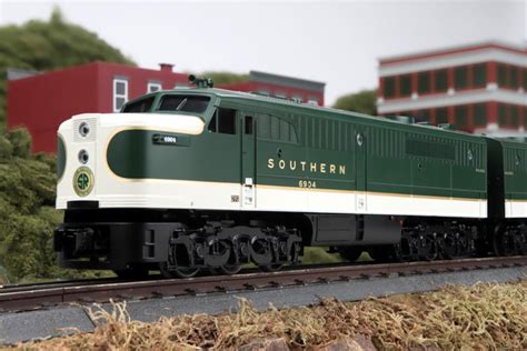 Product Spotlight - RailKing 2019 Southern Alco PA Diesel Passenger Train | MTH ELECTRIC TRAINS