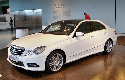 File:White W212 E 500 AMG Mercedes-Museum.jpg - Wikimedia Commons