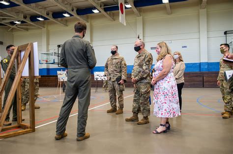 USFJ, 5th Air Force commander visits Kadena > Kadena Air Base > News