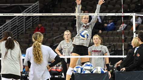 Final Four volleyball notebook: Texas' Elliott loves the sport's rise