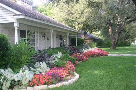 Texas landscape | Ranch house landscaping, Home landscaping, Front yard garden