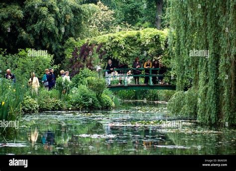 The Japanese bridge of Claude Monet's garden at Giverny, France Stock Photo: 21128823 - Alamy