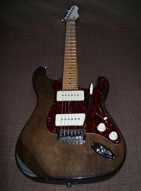 a Strat with Jazzmaster pickups : r/Luthier