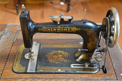 Front Porch Indiana: Great Grandma's New Home Sewing Machine Gets a New Home