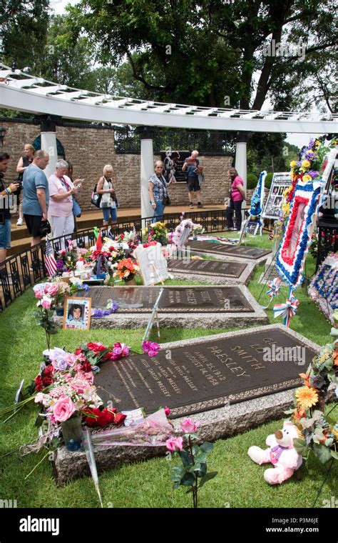 Gladys Presley Grave Site - File Gladys Love Presley 12 21 19 Jpg Wikimedia Commons - That ...