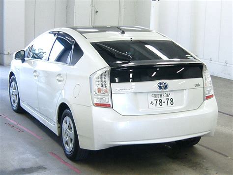 Hybrid cars @ wholesale!!!: Toyota Prius with sunroof - 1800cc - 2010 ...