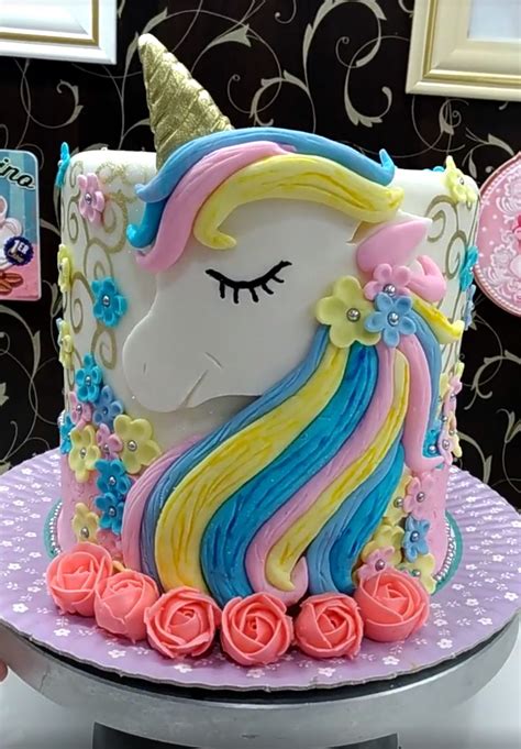 Unicorn Cake | Unicorn birthday cake, Unicorn cake, Rainbow unicorn cake