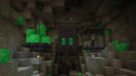 What are Emeralds in Minecraft: Locations, uses and more!